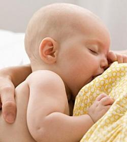 婴儿出生不到一周被抛弃在福利院门口