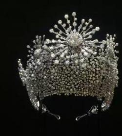 钻饰市场即将迎来庞大改变竟然是因为“她”！-两性